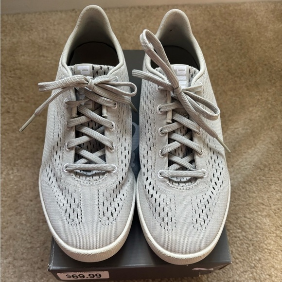 EUC Women’s Puma 6.5 Gray/White Golf Sneaker - Picture 1 of 7